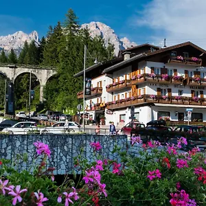 Hotel Meuble Neve Cortina dʼAmpezzo
